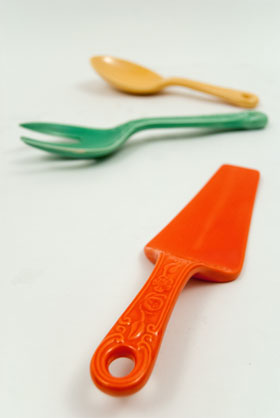 Original Radioactive Red Kitchen Kraft Cake Lifter: GoAlong Fiestaware Pottery For Sale Original Radioactive Red Kitchen Kraft Cake Lifter: GoAlong Fiestaware Pottery For Sale