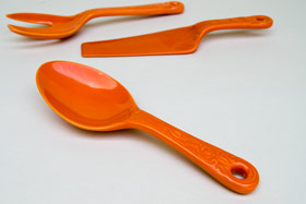 Kitchen Kraft Salad Spoon in Original Red: Hard to Find Go-Along Fiestaware Pottery For Sale
Kitchen Kraft Salad Spoon in Original Red: Hard to Find Go-Along Fiestaware Pottery For Sale