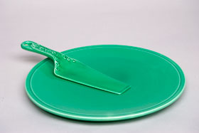 Kitchen Kraft Cake Plate in Original Green: Hard to Find Go-Along Fiestaware Pottery For Sale
Kitchen Kraft Cake Plate in Original Green: Hard to Find Go-Along Fiestaware Pottery For Sale