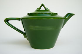 Harlequin Pottery 50s Forest Green Vintage Teapot For Sale: Rare American Dinnerware
Harlequin Pottery 50s Forest Green Vintage Teapot For Sale: Rare American Dinnerware