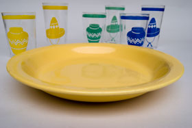 Kitchen Kraft Pie Plat in Original Yellow: Hard to Find Go-Along Fiestaware Pottery For Sale
Kitchen Kraft Pie Plat in Original Yellow: Hard to Find Go-Along Fiestaware Pottery For Sale