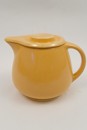 Kitchen Kraft Covered Jug in Original Green: Hard to Find Go-Along Fiestaware Pottery For Sale Kitchen Kraft Covered Jug in Original Green: Hard to Find Go-Along Fiestaware Pottery For Sale
