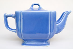 Riviera Pottery Original Mauve Teapot For Sale
Riviera Pottery Original Mauve Teapot For Sale