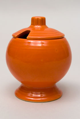 Vintage FIestaware: Original Radioactive Red Fiesta Pottery Mustard For Sale
Vintage FIestaware: Original Radioactive Red Fiesta Pottery Mustard For Sale