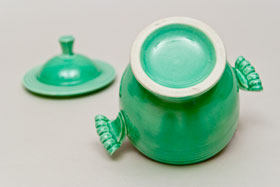 
Vintage Fiestaware Sugar Bowl in Original Original Green Glaze For Sale
      