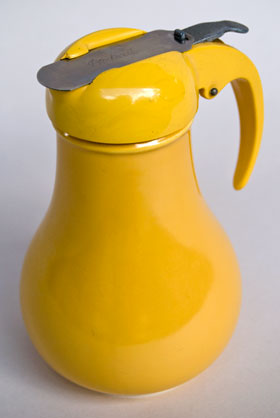 Rare Vintage Fiesta Green Syrup Pitcher For Sale
Rare Vintage Fiesta Yellow Syrup Pitcher For Sale