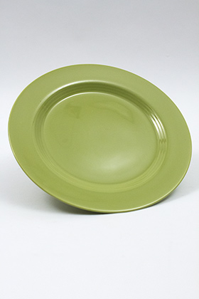 Vintage Harlequin Pottery 50s Chartreuse 10 inch Dinner Plate For Sale
Vintage Harlequin Pottery 50s Chartreuse 10 inch Dinner Plate For Sale