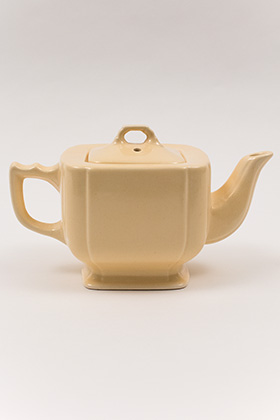 Homer Laughlin Vintage Riviera Pottery Teapot in Original Old Ivory Glaze