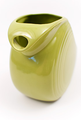 1950s fiestaware chartreuse disc pitcher