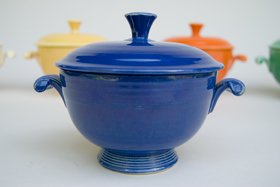 Fiesta Covered Onion Soup Bowl in Original Cobalt Blue: Early, Rare, Vintage, Fiesta For Sale