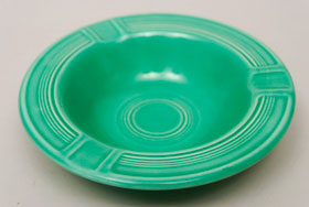 Vintage Fiesta Pottery
Early Variation Ashtray in Original Green for Sale
Vintage Fiesta Pottery
Early Variation Ashtray in Original Green for Sale