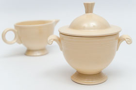 
Vintage Fiestaware Sugar Bowl in Original Ivory Glaze For Sale
      