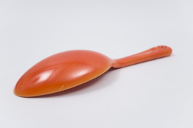  Kitchen Kraft Salad Spoon with original label in radioactive Red glaze: Hard to Find Go-Along Fiesta Pottery For Sale