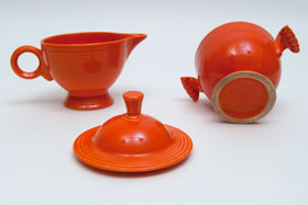 
Vintage Fiestaware Sugar Bowl and Creamer Set  in Original Red Glaze For Sale
      