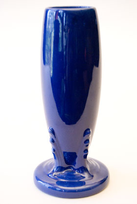 Vintage Fiestaware Bud Vase in Original Cobalt Blue Glaze For Sale