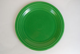 Medium Green Fiesta 9 inch Plate Fiestaware Pottery For Sale