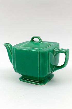 Riviera Pottery Original Green Teapot For Sale
      
