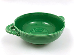 
Vintage Fiestaware Medium Green Vintage Fiesta Cream Soup Bowl: Fiesta Dinnerware 30s 40s 50s 60s For Sale
      