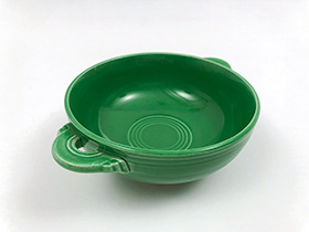 
Vintage Fiestaware Medium Green Vintage Fiesta Cream Soup Bowl: Fiesta Dinnerware 30s 40s 50s 60s For Sale
      