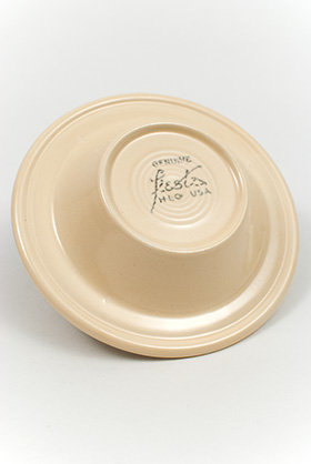 Vintage Fiesta Pottery Early Variation Ashtray in Original Ivory for Sale