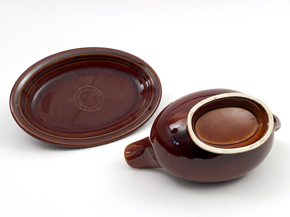 fiesta ironstone sauce boat and stand in amberstone dark brown