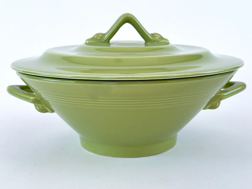 1950s homer laughlin harlequin covered casserole in original chartreuse green colored glaze for sale