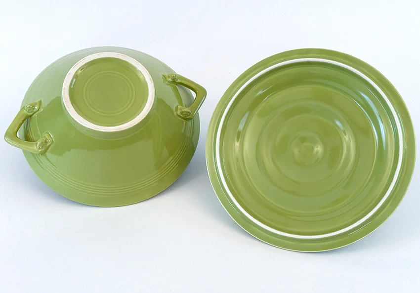 1950s homer laughlin harlequin covered casserole in original chartreuse green colored glaze for sale