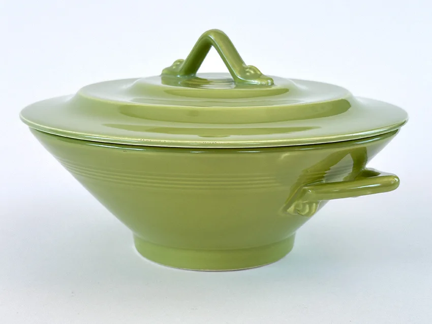 1950s homer laughlin harlequin covered casserole in original chartreuse green colored glaze for sale