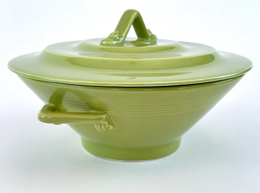 1950s homer laughlin harlequin covered casserole in original chartreuse green colored glaze for sale