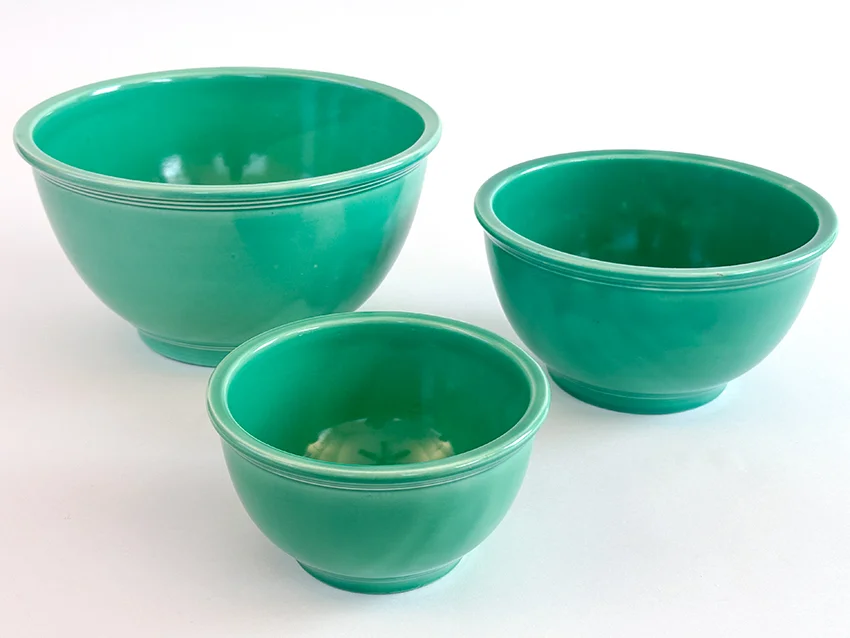 Vintage Fiesta Kitchen Kraft Complete Three Piece Set Nesting Bowls in Original Green made from 1938-1942