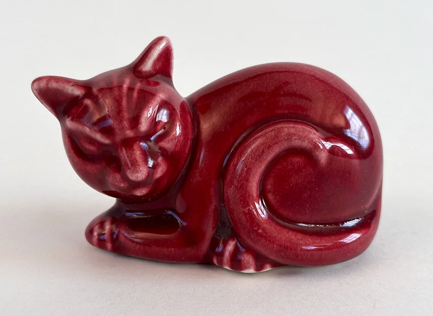 harlequin maroon cat novelty animal figurine