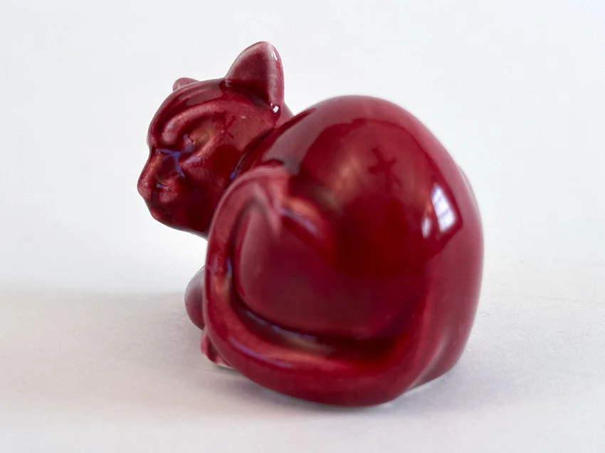 harlequin maroon cat novelty animal figurine