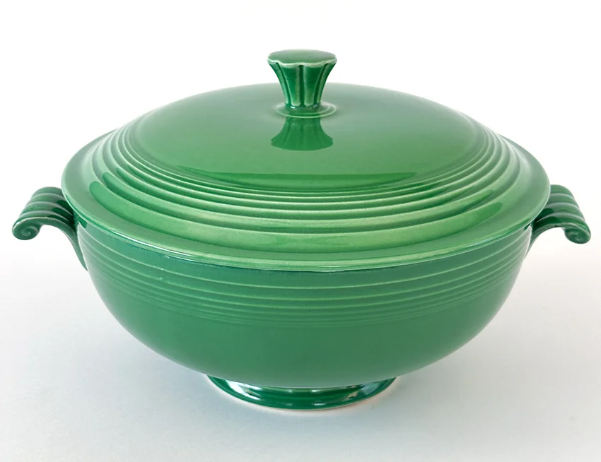 Rare Medium Green Vintage Fiestaware Covered Casserole For Sale