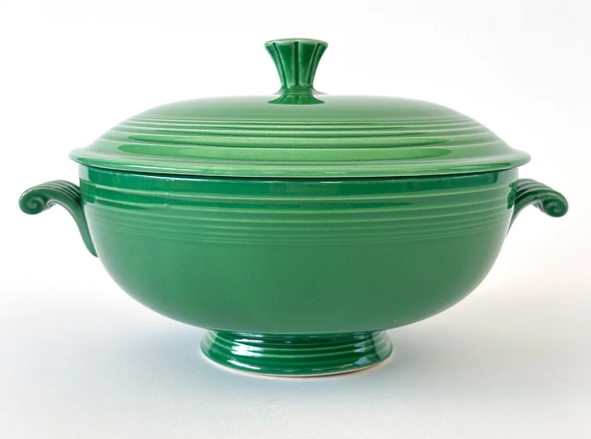 Rare Medium Green Vintage Fiestaware Covered Casserole For Sale