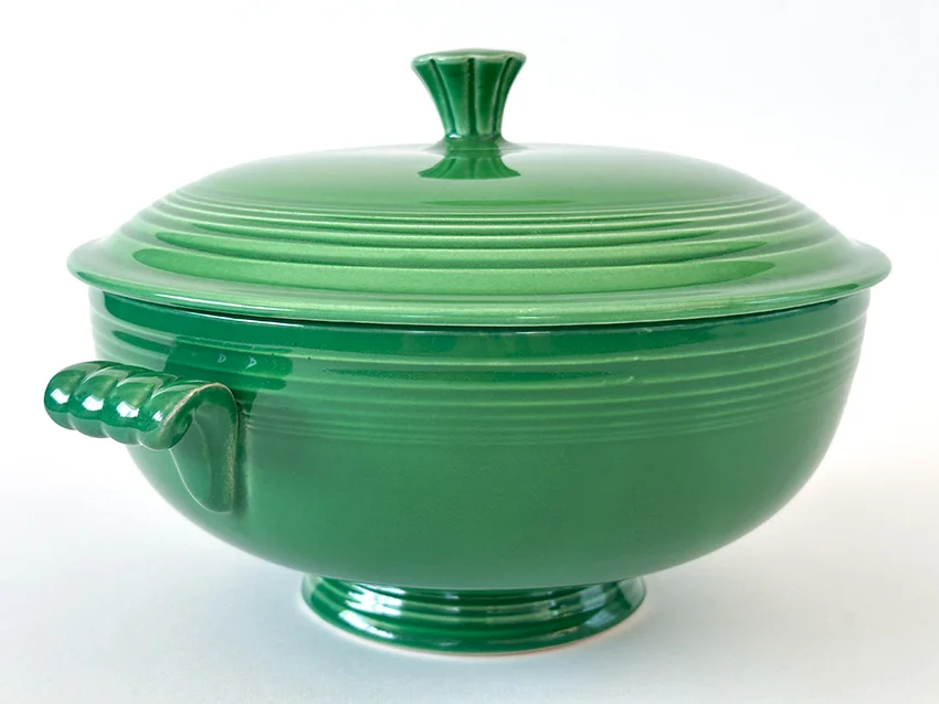 Rare Medium Green Vintage Fiestaware Covered Casserole For Sale