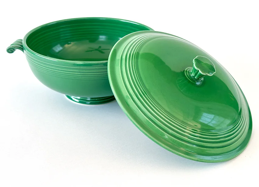 Rare Medium Green Vintage Fiestaware Covered Casserole For Sale