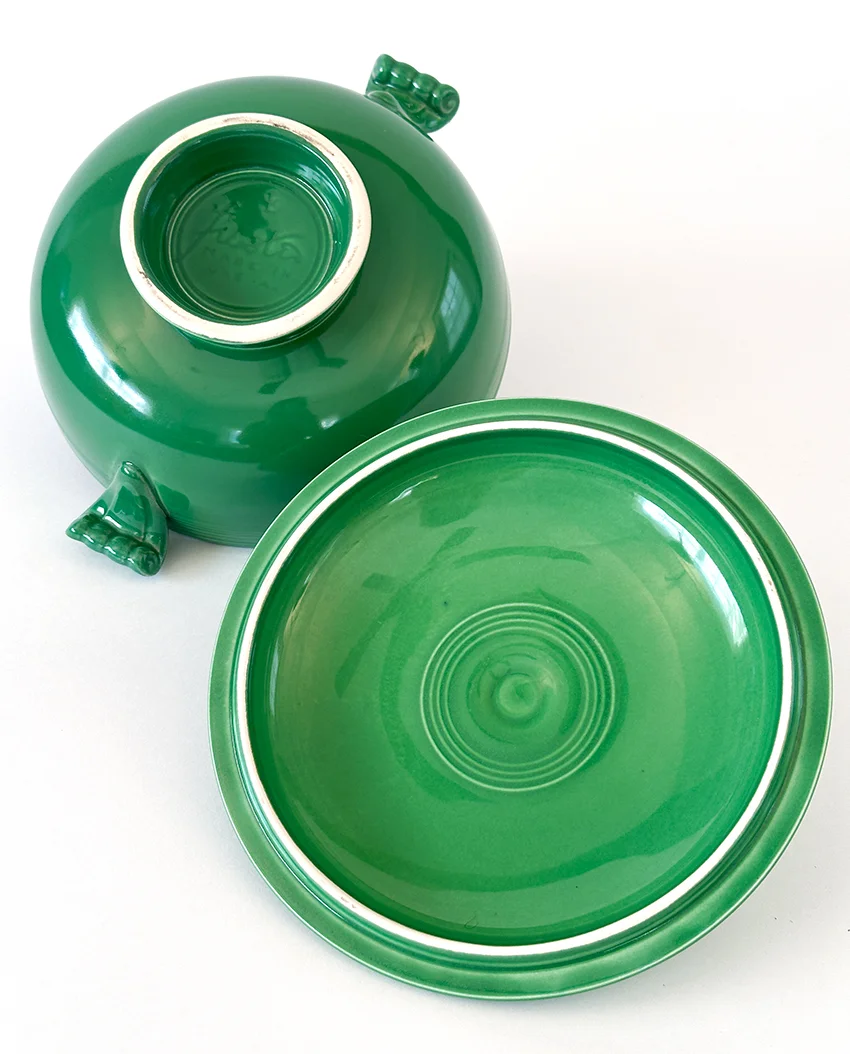 Rare Medium Green Vintage Fiestaware Covered Casserole For Sale