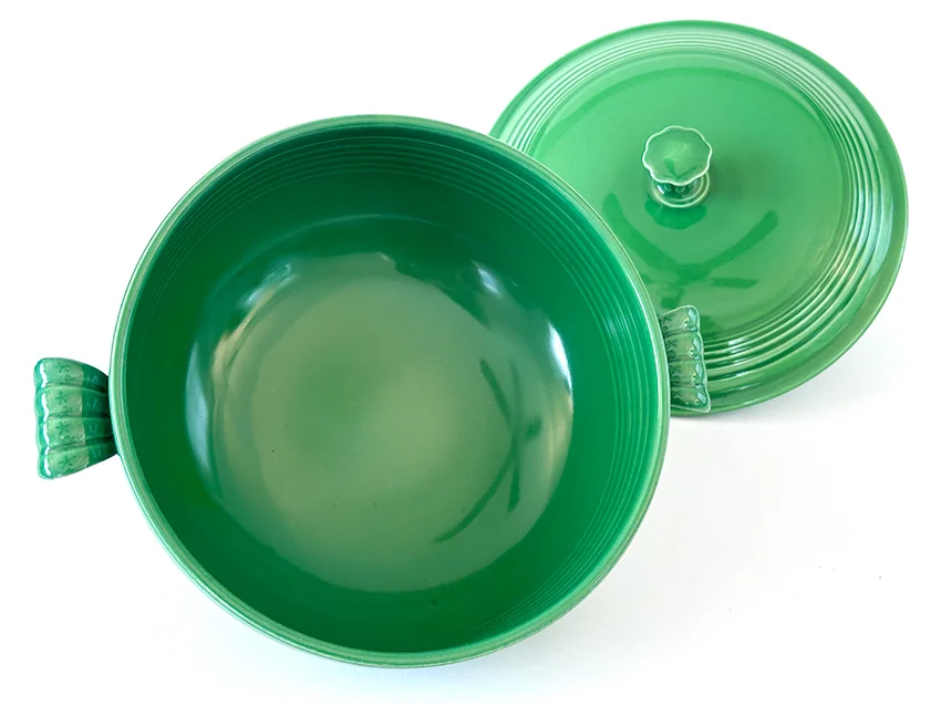 Rare Medium Green Vintage Fiestaware Covered Casserole For Sale