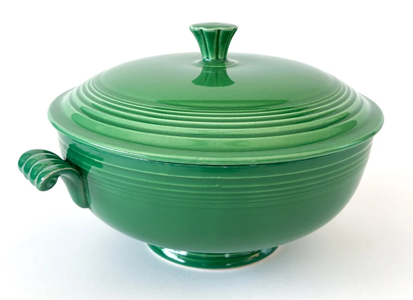 Rare Medium Green Vintage Fiestaware Covered Casserole For Sale