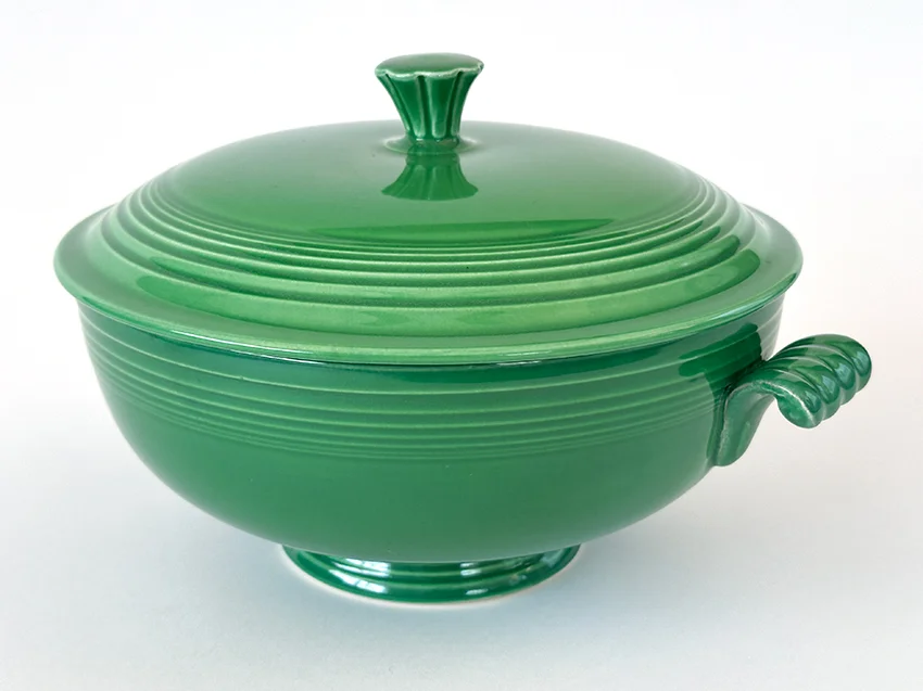 Rare Medium Green Vintage Fiestaware Covered Casserole For Sale