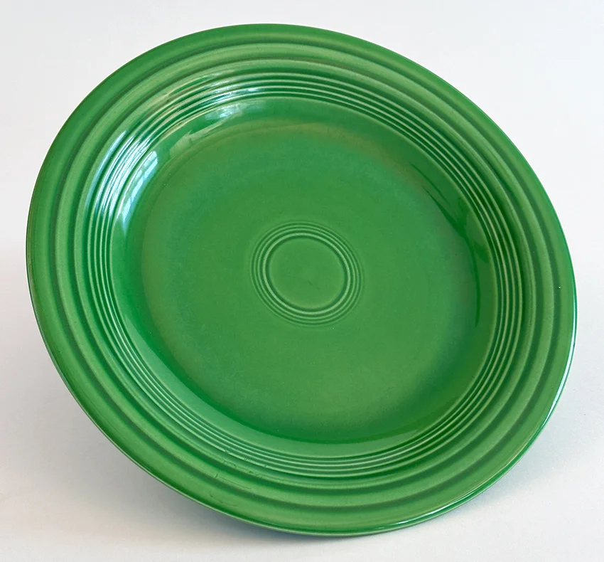 medium green vintage fiestaware10 inch dinner plate