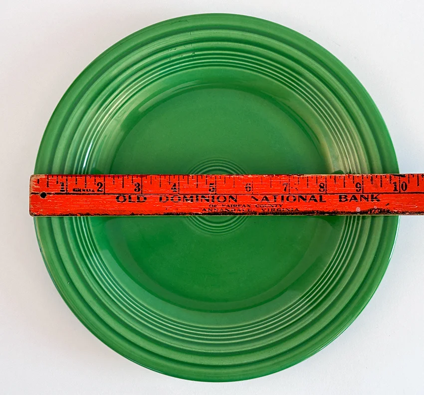 medium green vintage fiestaware10 inch dinner plate