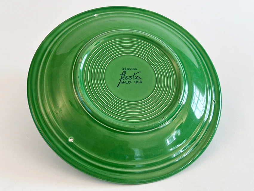 medium green vintage fiestaware10 inch dinner plate