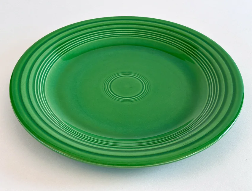 medium green vintage fiestaware10 inch dinner plate