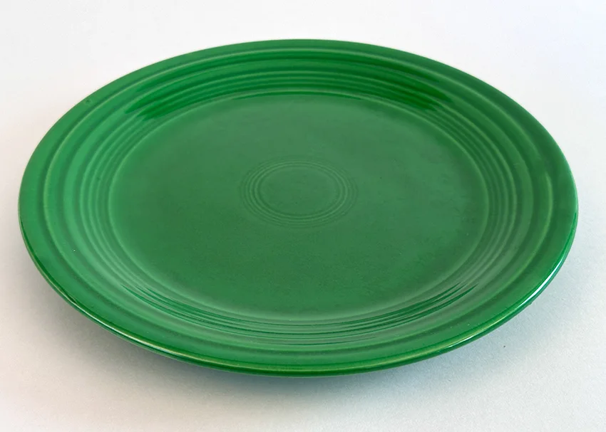 medium green vintage fiestaware 9 inch luncheon plate