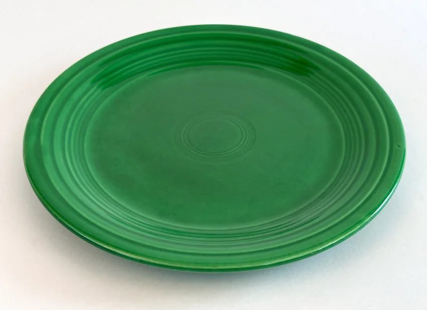 medium green vintage fiestaware 9 inch luncheon plate