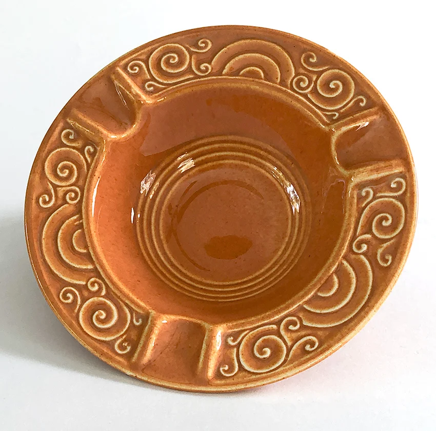 vintage homer laughlin ovenserve ashtray in pumpkin colored glaze from the 1930s