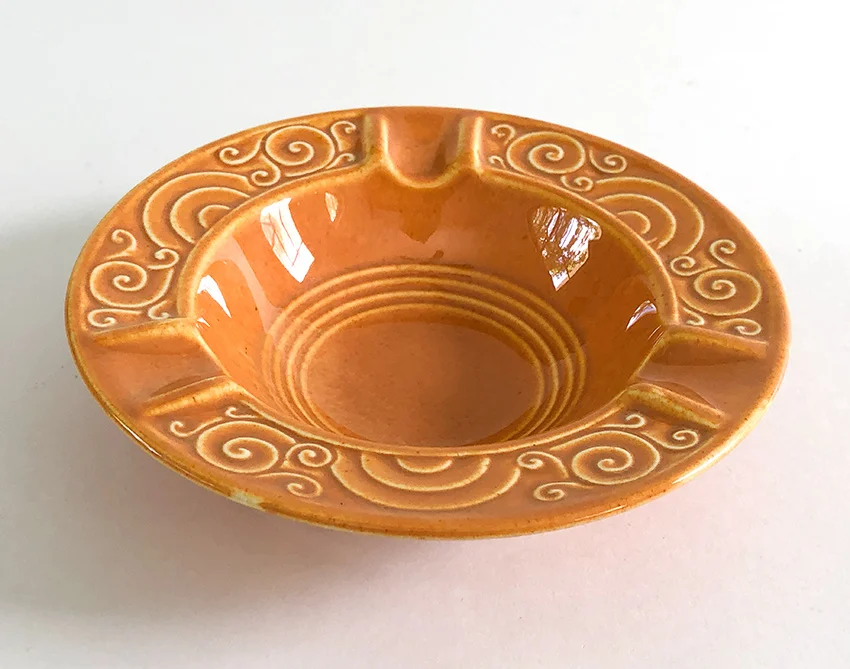 vintage homer laughlin ovenserve ashtray in pumpkin colored glaze from the 1930s