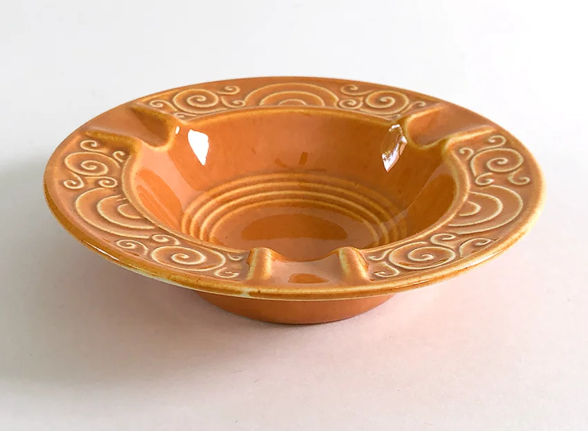 vintage homer laughlin ovenserve ashtray in pumpkin colored glaze from the 1930s