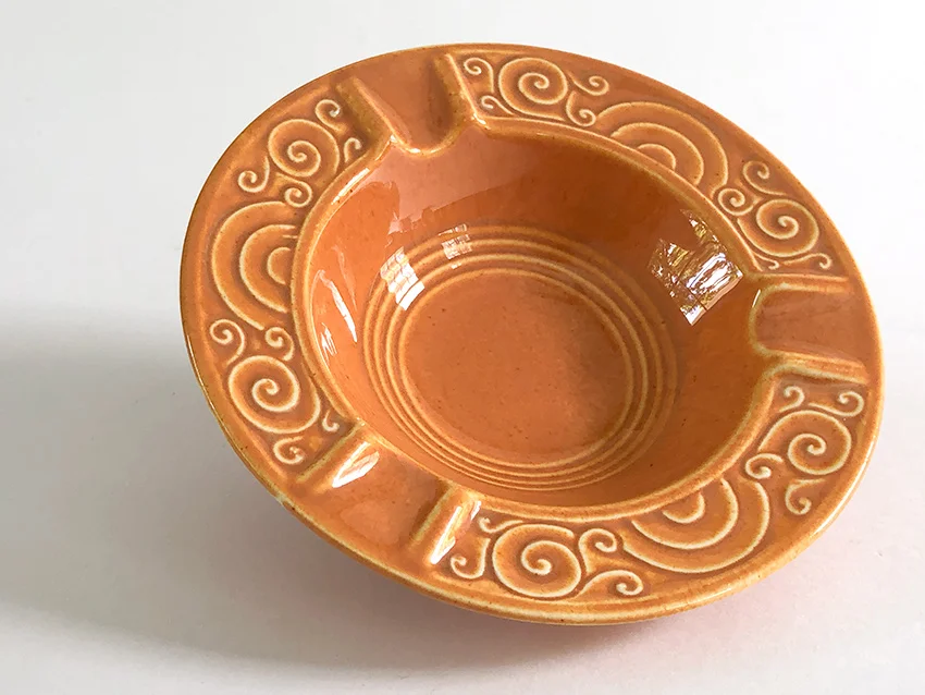 vintage homer laughlin ovenserve ashtray in pumpkin colored glaze from the 1930s